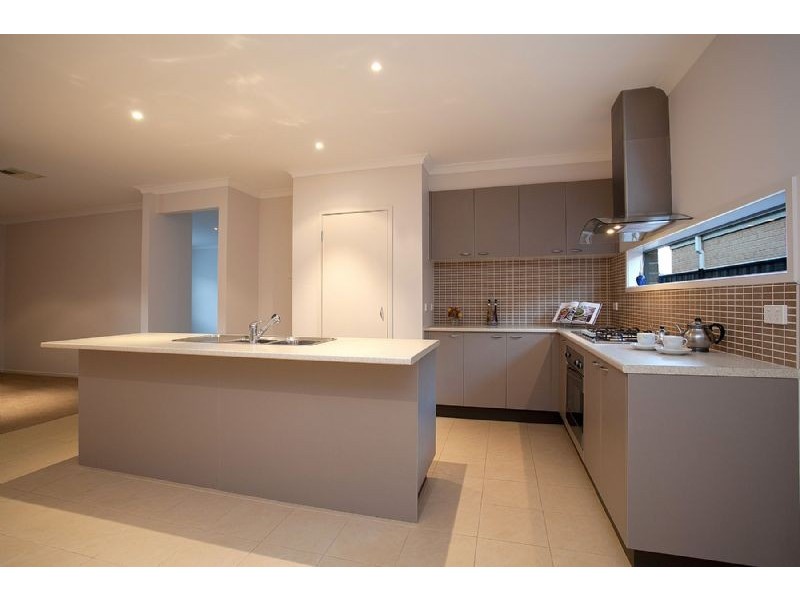 13 Inverness Avenue, Derrimut VIC 3030