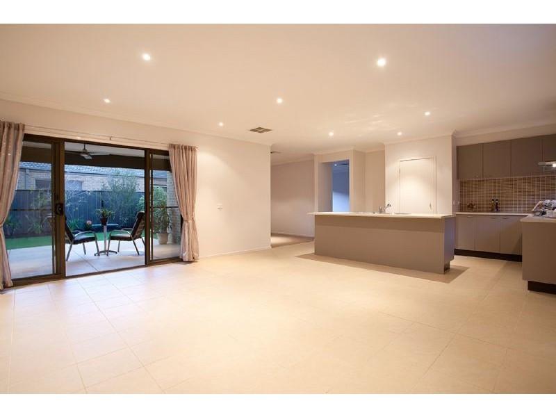 13 Inverness Avenue, Derrimut VIC 3030