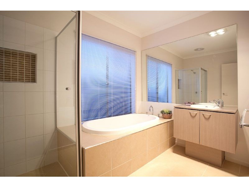 13 Inverness Avenue, Derrimut VIC 3030