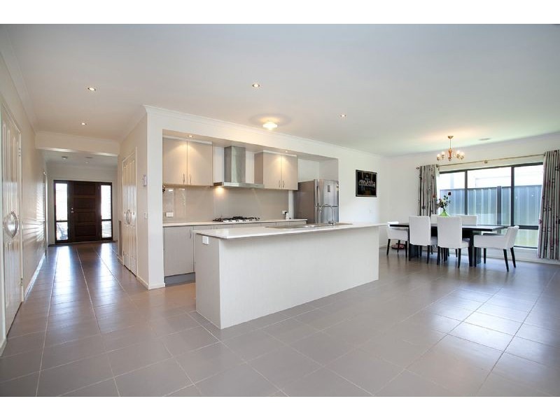 49 Pembroke Crescent, Derrimut VIC 3030