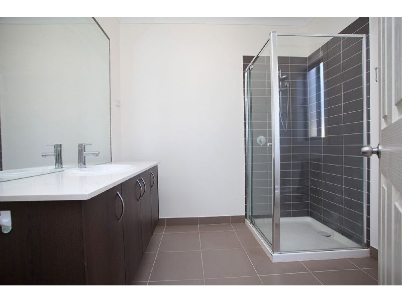 49 Pembroke Crescent, Derrimut VIC 3030