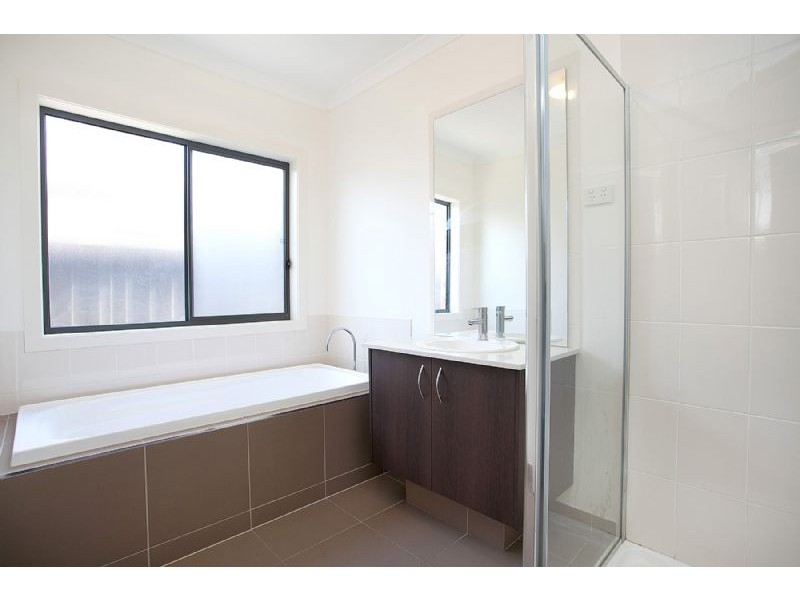 49 Pembroke Crescent, Derrimut VIC 3030