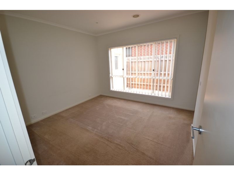 13 Lanark Place, Deer Park VIC 3023