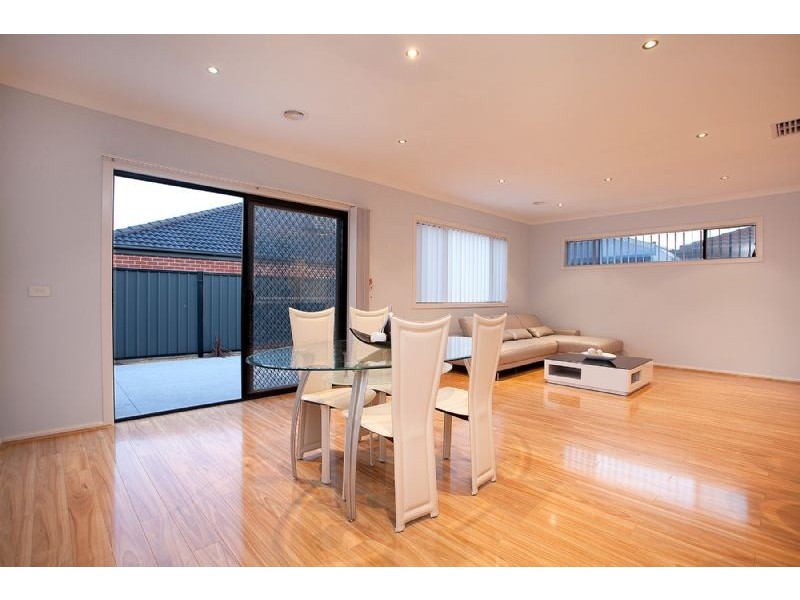 4 Appleby Loop, Derrimut VIC 3030