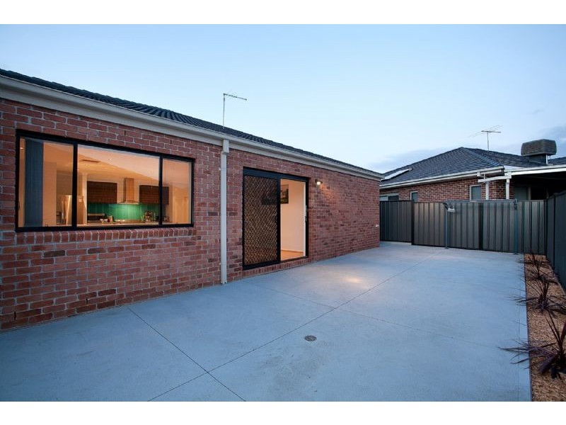 4 Appleby Loop, Derrimut VIC 3030