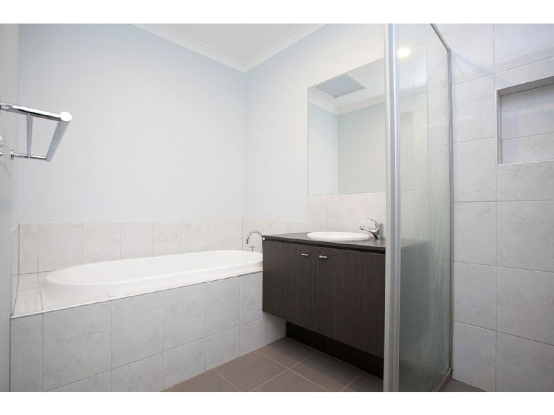 4 Appleby Loop, Derrimut VIC 3030