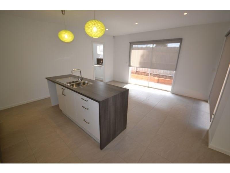 8A Irvine Street, Deer Park VIC 3023