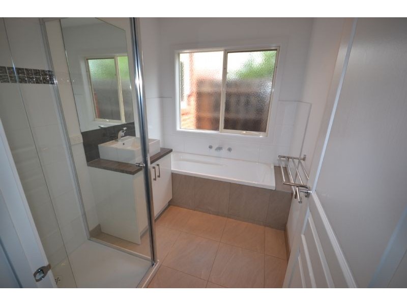 8A Irvine Street, Deer Park VIC 3023