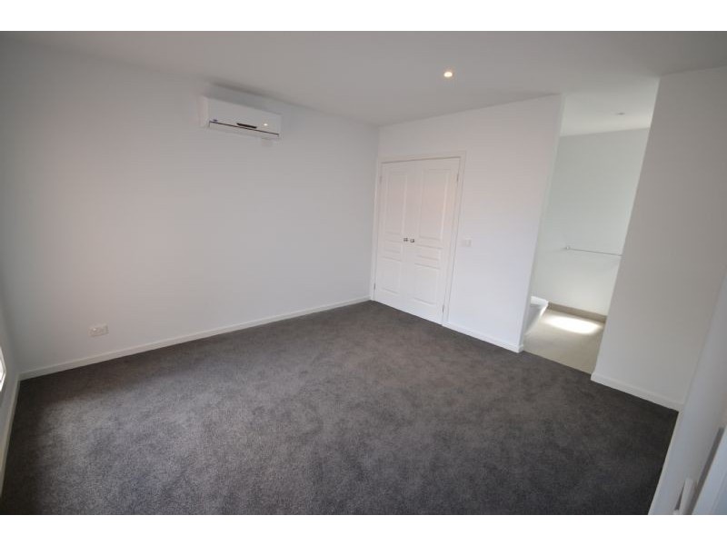 8A Irvine Street, Deer Park VIC 3023