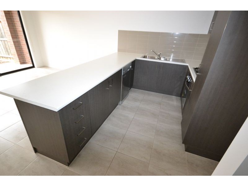 9 Deauville Lane, Deer Park VIC 3023