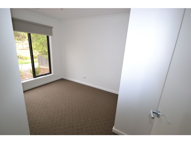 9 Deauville Lane, Deer Park VIC 3023