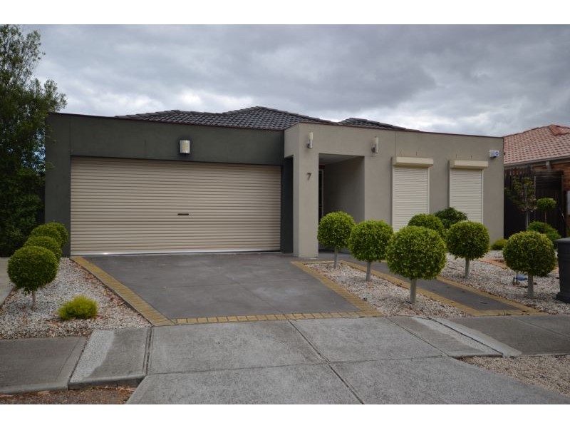 7 Minvi Tce, Cairnlea VIC 3023