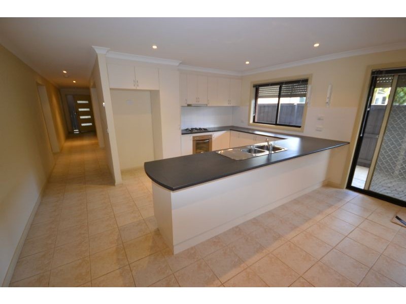 7 Minvi Tce, Cairnlea VIC 3023