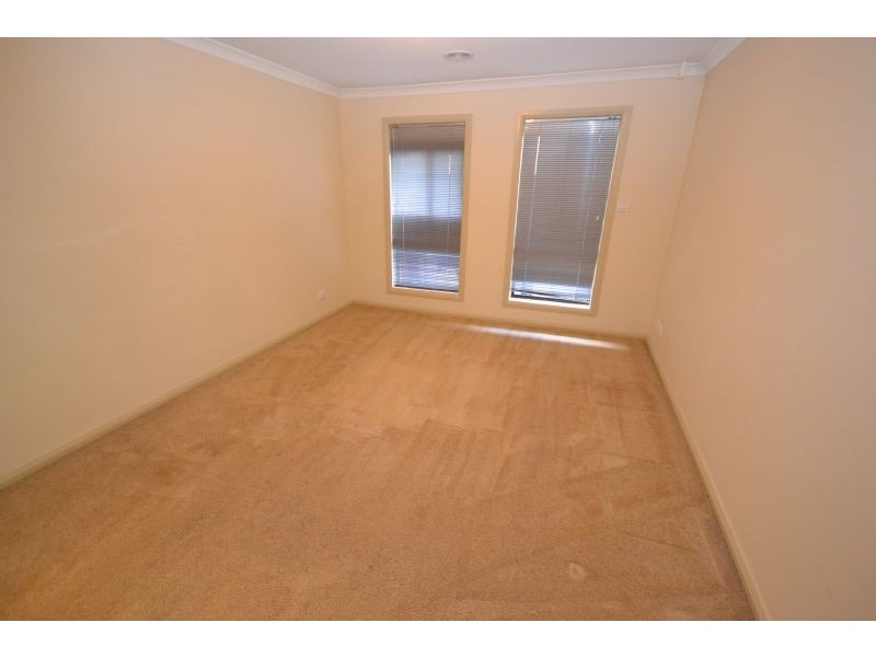 7 Minvi Tce, Cairnlea VIC 3023