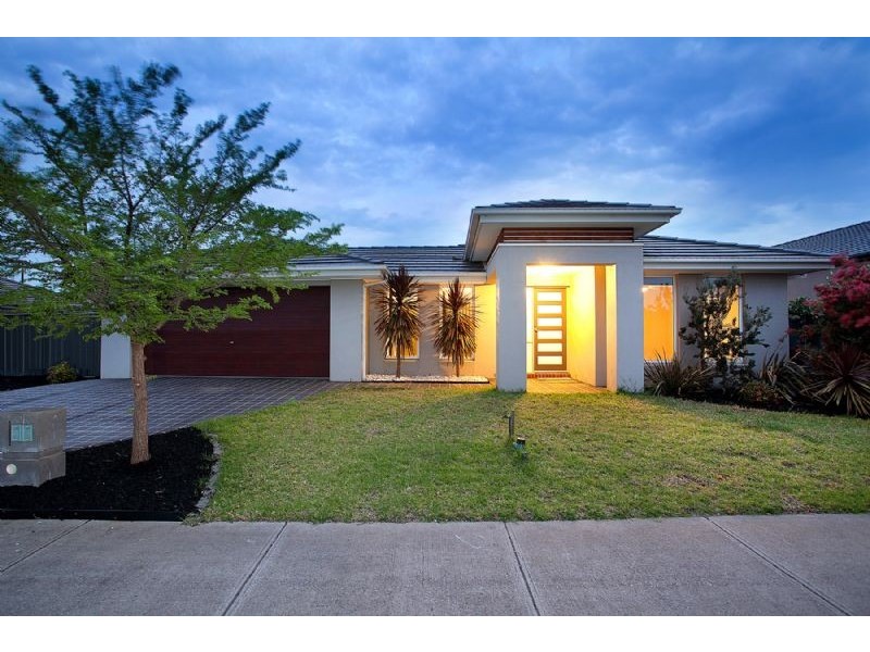 43 Duncombe Parkway, Deer Park VIC 3023