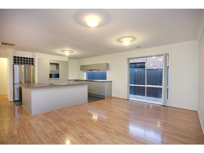 43 Duncombe Parkway, Deer Park VIC 3023