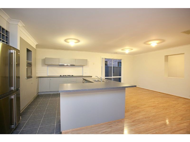 43 Duncombe Parkway, Deer Park VIC 3023