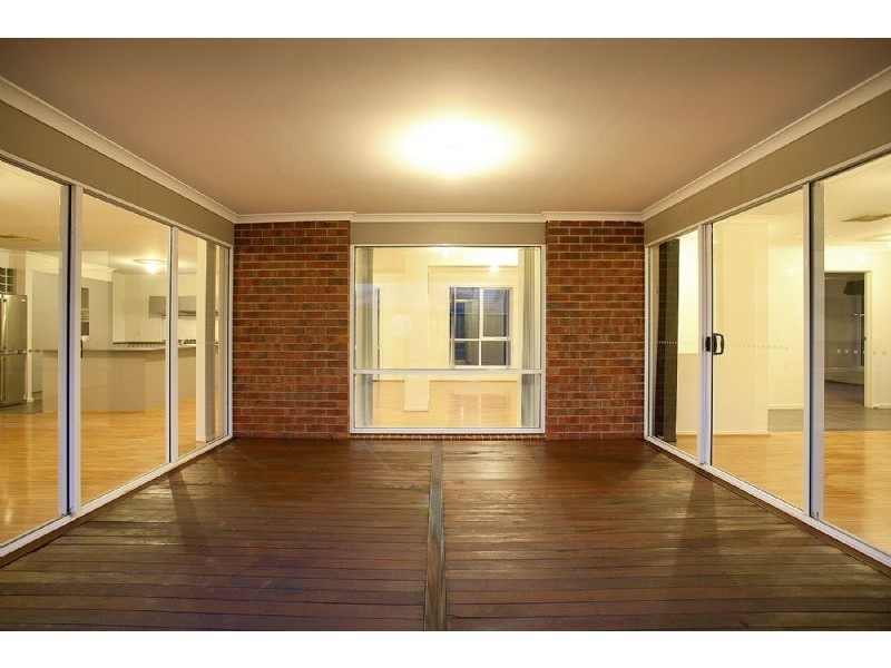 43 Duncombe Parkway, Deer Park VIC 3023