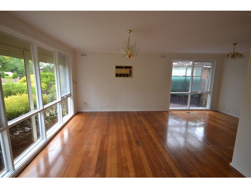 11 Droitwich Crescent, Deer Park VIC 3023