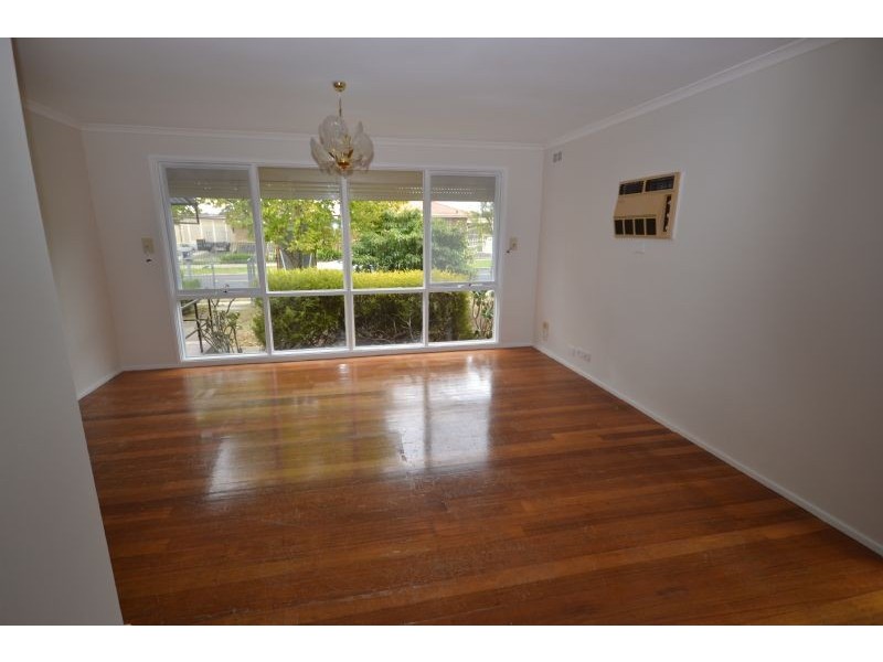 11 Droitwich Crescent, Deer Park VIC 3023