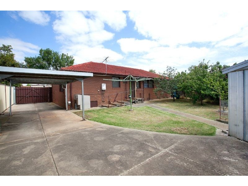 11 Droitwich Crescent, Deer Park VIC 3023