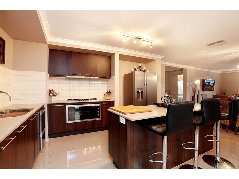 16 Heathcliffe Ave, Deer Park VIC 3023