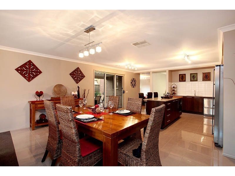16 Heathcliffe Ave, Deer Park VIC 3023