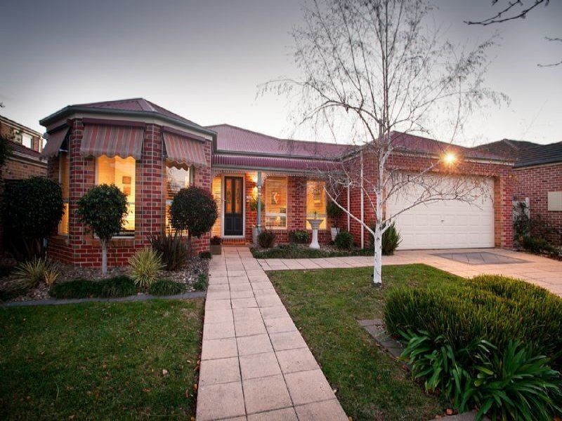 10 Tussock Grove, Cairnlea VIC 3023