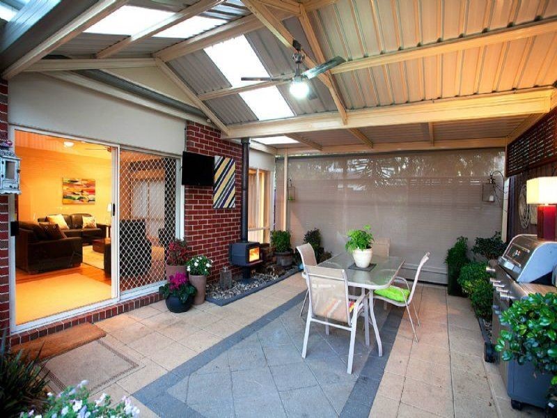 10 Tussock Grove, Cairnlea VIC 3023