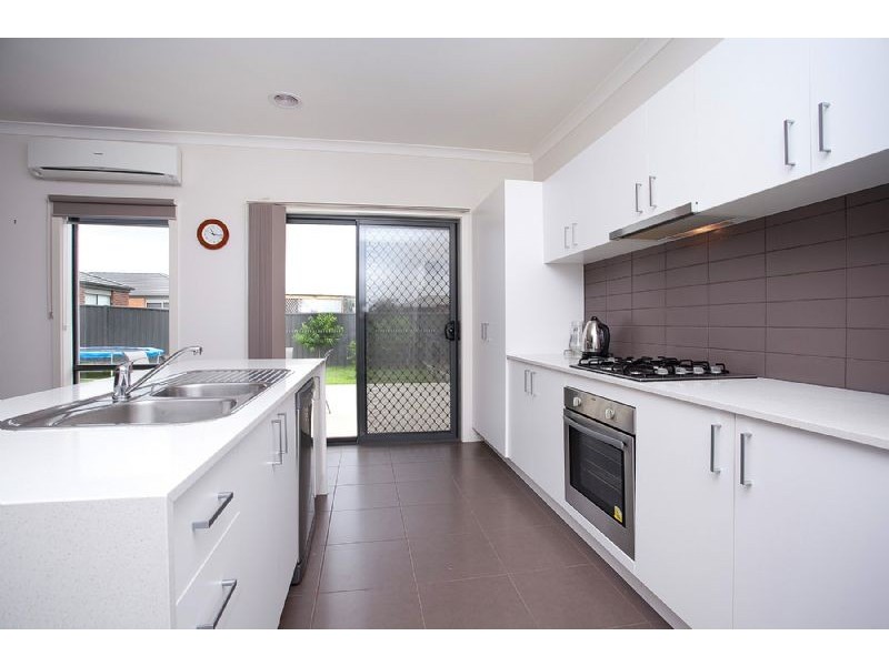 6 Jonah Parade, Deer Park VIC 3023