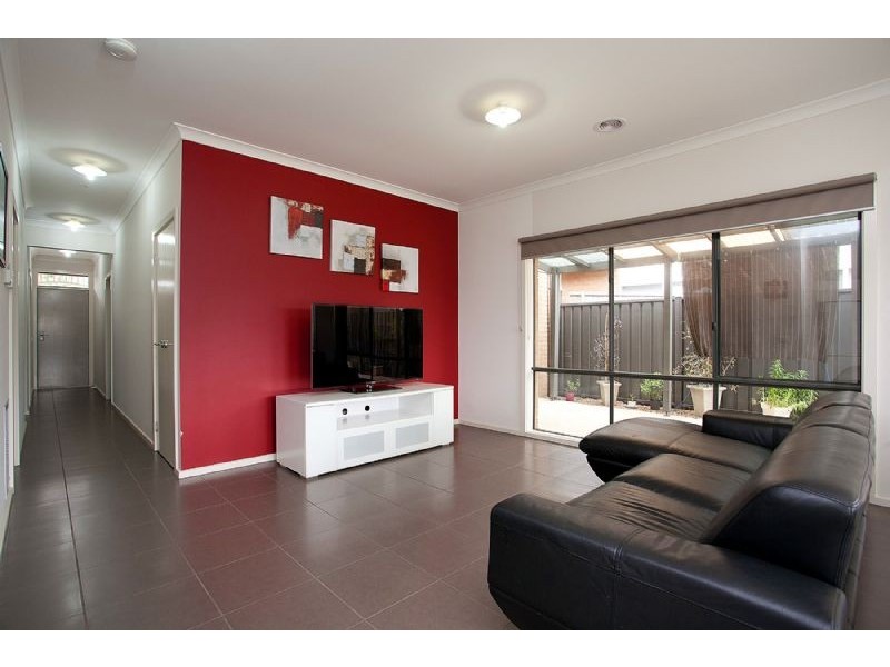 6 Jonah Parade, Deer Park VIC 3023