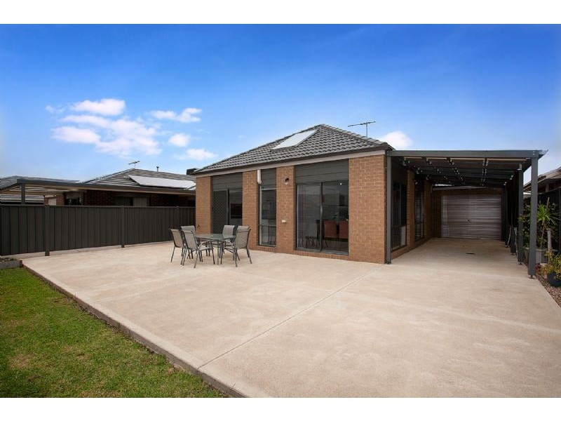 6 Jonah Parade, Deer Park VIC 3023