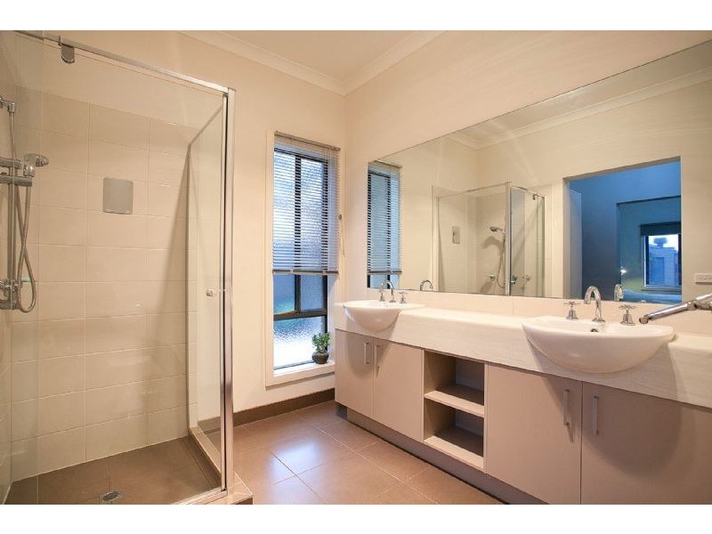 6 Jonah Parade, Deer Park VIC 3023