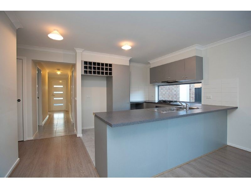 6 Pioneer Drive, Deer Park VIC 3023