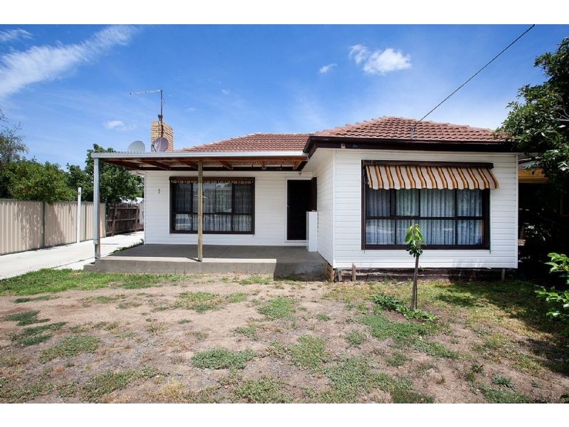 1/1 Laming Road, Deer Park VIC 3023