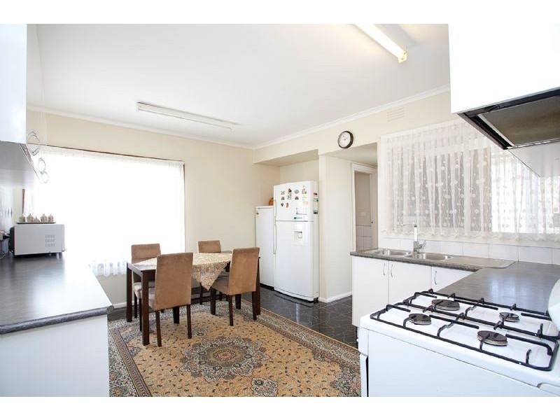 1/1 Laming Road, Deer Park VIC 3023