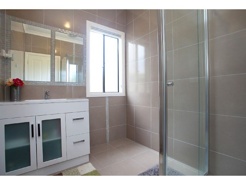 2/1 Laming Road, Deer Park VIC 3023