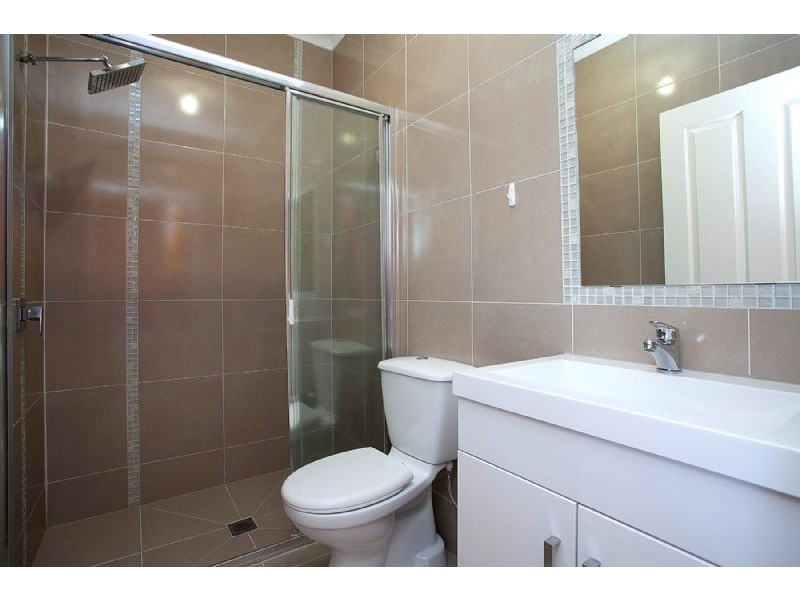 2/1 Laming Road, Deer Park VIC 3023