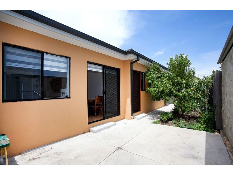 2/1 Laming Road, Deer Park VIC 3023