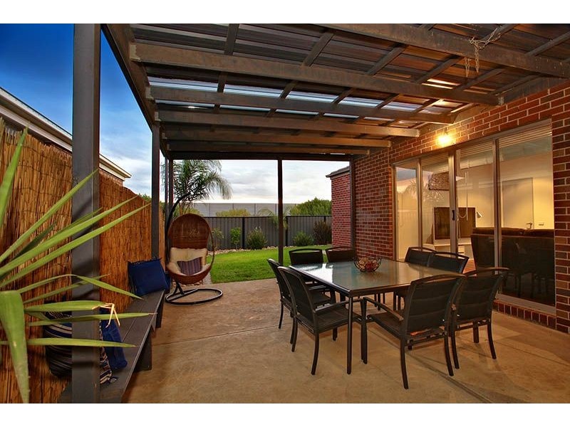 9 Scotney Crescent, Derrimut VIC 3030