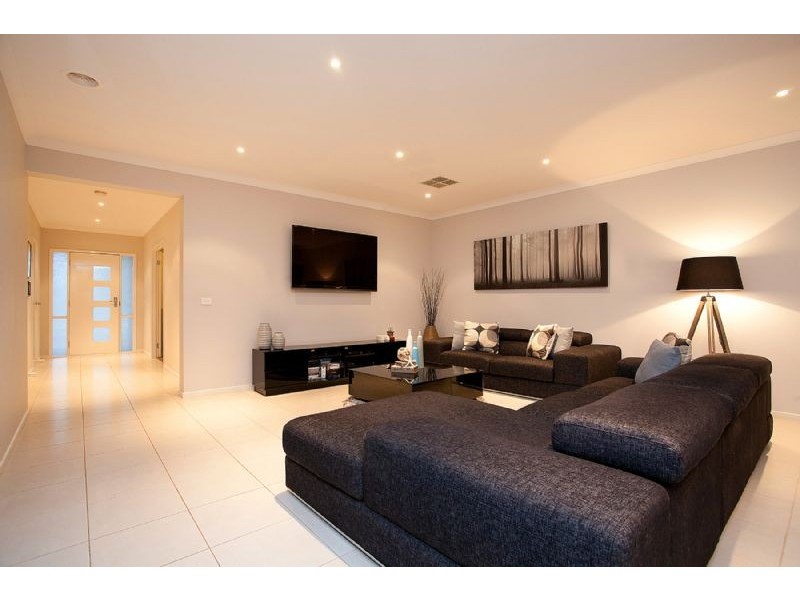 47 Hatchlands Drive, Deer Park VIC 3023