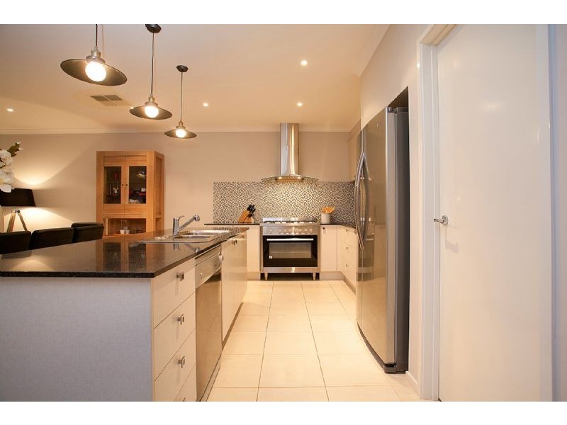 47 Hatchlands Drive, Deer Park VIC 3023