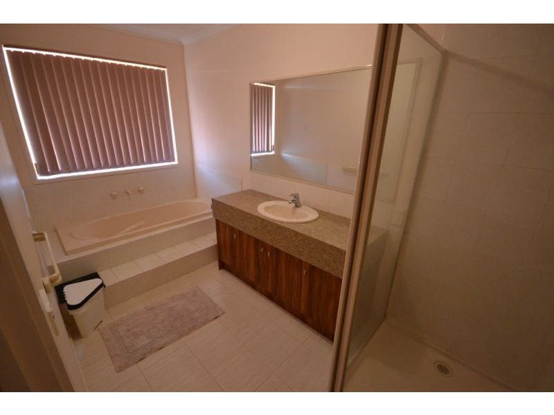 18 Chartwell Cres, Derrimut VIC 3030