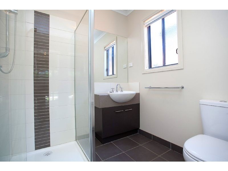 24 Dartmouth Chase, Derrimut VIC 3030