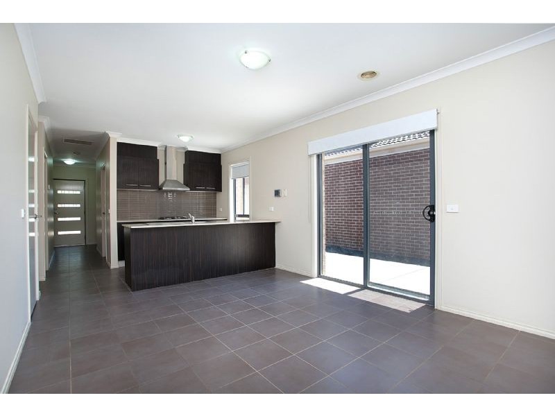 24 Dartmouth Chase, Derrimut VIC 3030