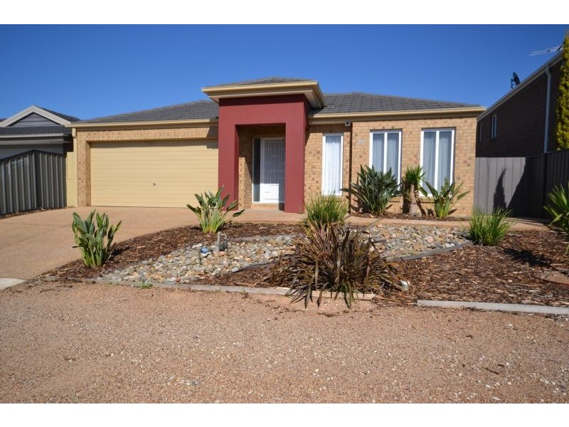 28 Pendragon Cres, Derrimut VIC 3030
