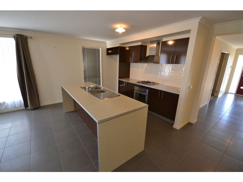 28 Pendragon Cres, Derrimut VIC 3030