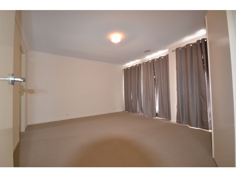 28 Pendragon Cres, Derrimut VIC 3030