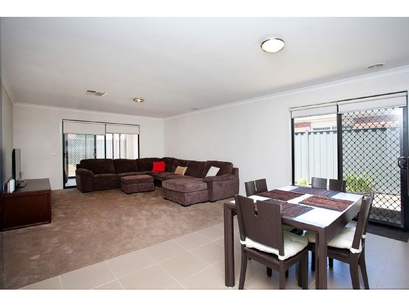 6 Meakin Way, Deer Park VIC 3023