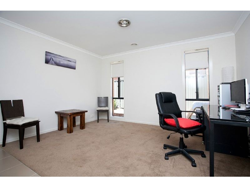 6 Meakin Way, Deer Park VIC 3023